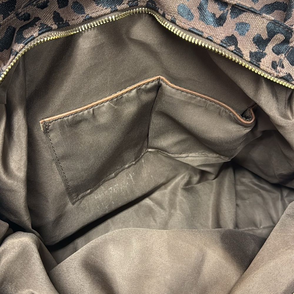 Buckle Tote Leopard - Picture 4 of 7